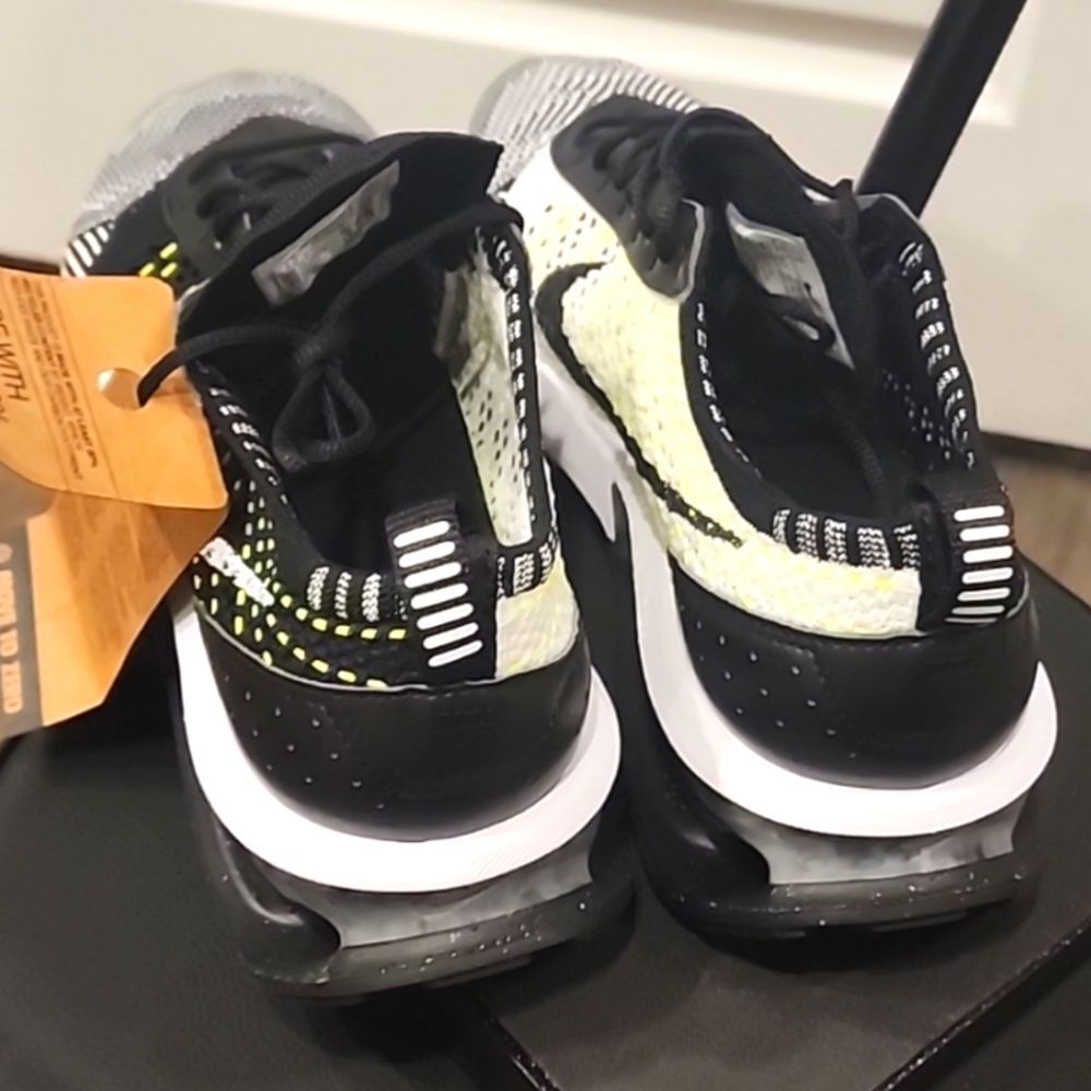 Nike Air Max Fly Knit‎ Racer- Black/Bolt/White - Picture 12 of 15